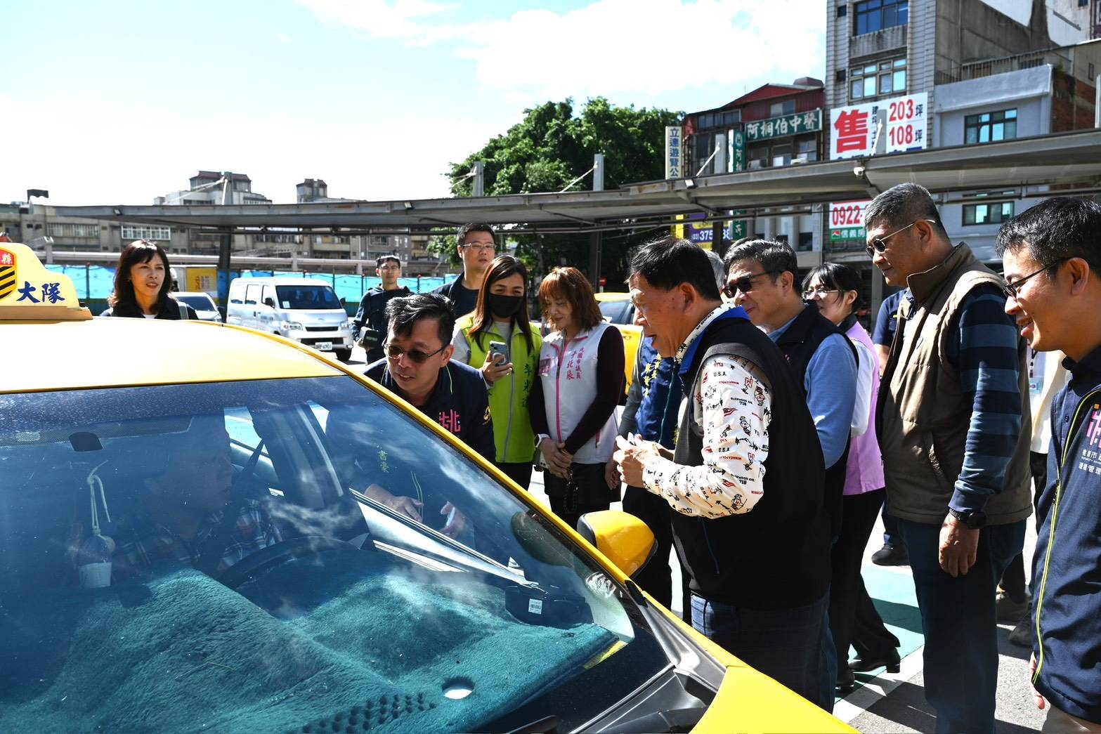 桃園站前商圈齊心淨街　「菸蒂不落地」行動打造乾淨門戶新形象 (4).jpg